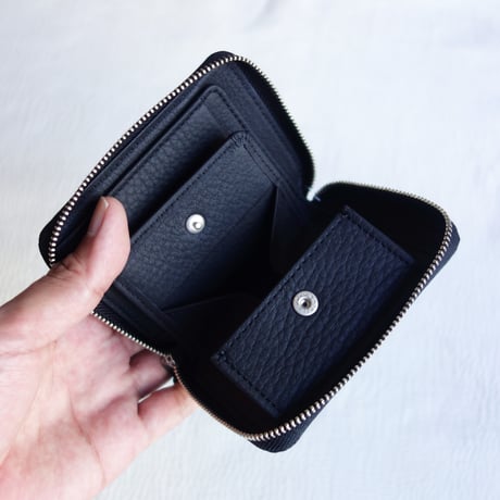 ERA.　EO SHRINK ROUND PALM WALLET