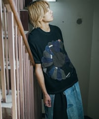 "黒い花のTシャツ / 第二色" my own flower T-shirt, patchworked by vintages