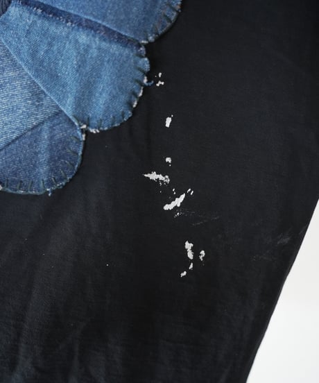 "黒い花のTシャツ / 第一色" my own flower T-shirt, patchworked by vintages
