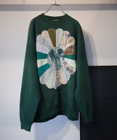 "緑い花のトレーナー / 第一色" my own flower Trainer shirt, patchworked by vintages