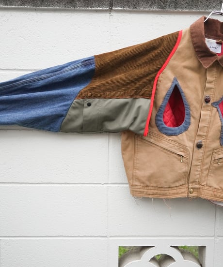 "夢を見て泣いてファッションと共に生きている君へ" To you, who dreams, weeps, and lives alongside fashion.
