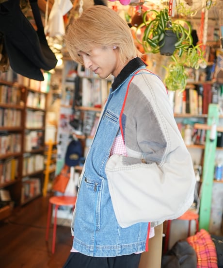 "青も傷も空洞も歌になる" Blues, scars, and hollows—all turn into song.,Rebuild by vintages