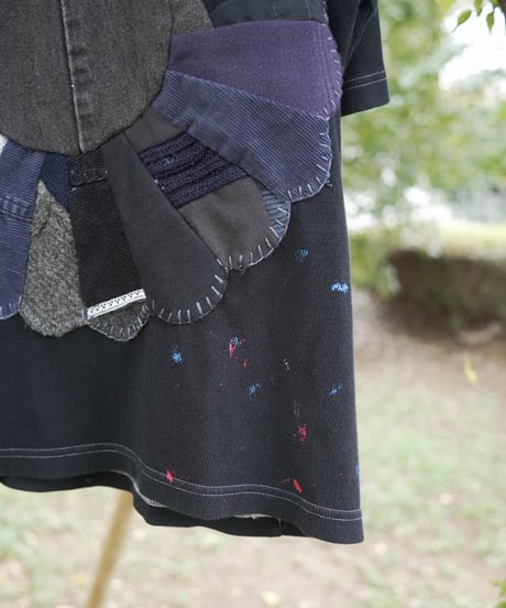 "黒い花のTシャツ / 第二色" my own flower T-shirt, patchworked by vintages