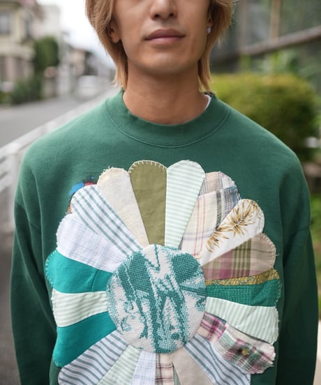 "緑い花のトレーナー / 第一色" my own flower Trainer shirt, patchworked by vintages
