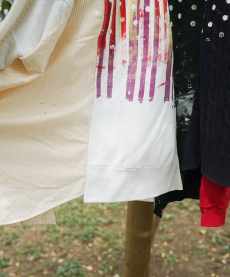 "季節外れの雪のトレーナー" Sweatshirt with an out-of-season snow motif, Rebuild by vintages