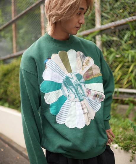 "緑い花のトレーナー / 第一色" my own flower Trainer shirt, patchworked by vintages