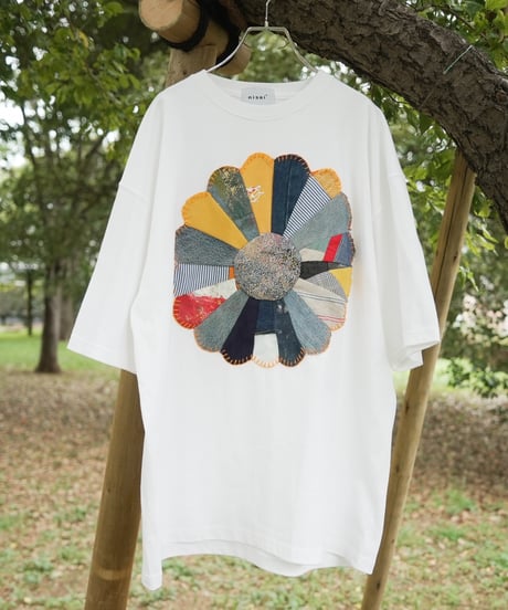 "私だけの花のTシャツ / 第九十色" my own flower sweatshirt, patchworked by vintages