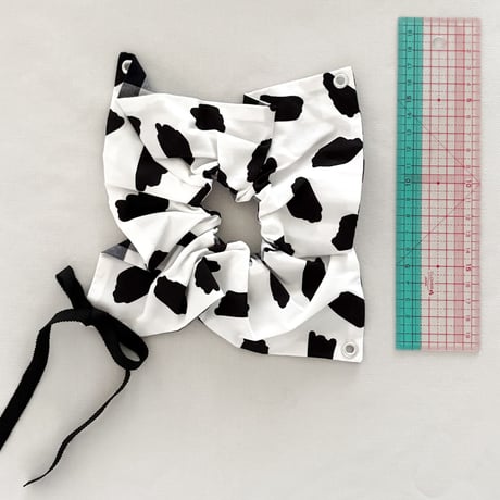 シュシュ SQUARE (BK×WH)