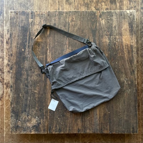 STANDARD SUPPLY / FLOPPY DRAW STRING SHOULDER / L