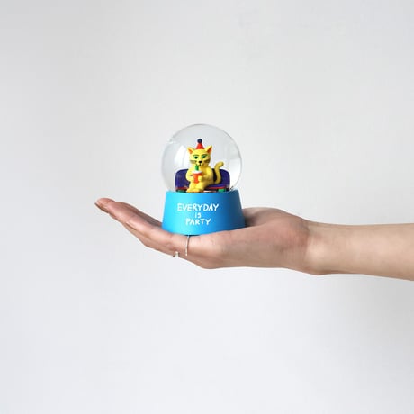 Snow Globe "Everyday is Party"