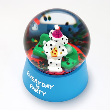 Snow Globe "Everyday is Party"