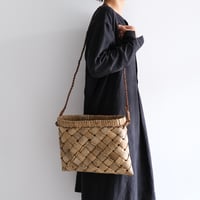 沢胡桃一枚皮ポシェット