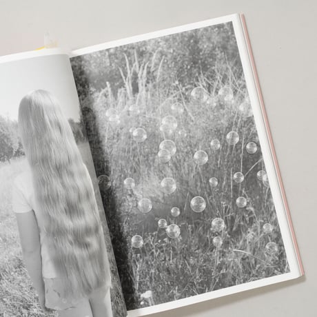 THE BLISS OF GIRLHOOD JAPAN EDITION / KRISTINA ROZHKOVA(クリスティーナ・ロシュコヴァ)
