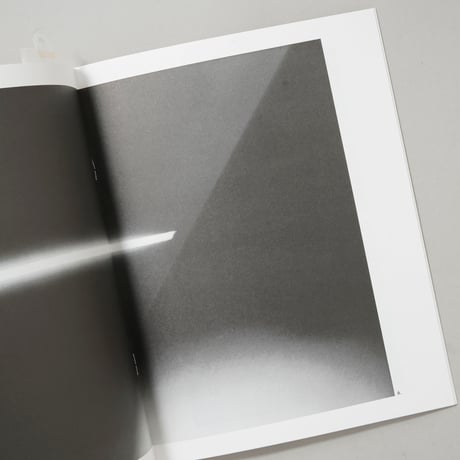 [サイン入/Signed] Photographic Incident : between the books 07 / 山崎博(Hiroshi Yamazaki)