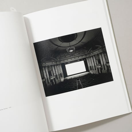 今昔三部作 Past and Present in Three Parts / 杉本博司（Hiroshi Sugimoto）