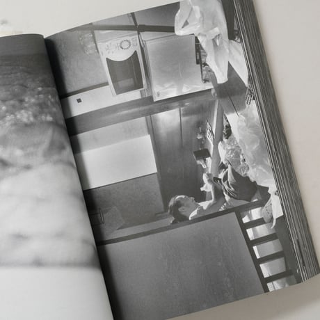 spew / 横田大輔(Daisuke Yokota)、宇田川直寛(Naohiro Utagawa)、北川浩司(Kouji Kitagawa)