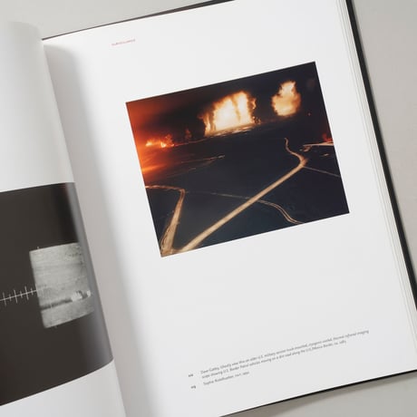 Exposed: Voyeurism, Surveillance, and the Camera Since 1870 / Sandra S. Phillips(サンドラ・S・フィリップス)