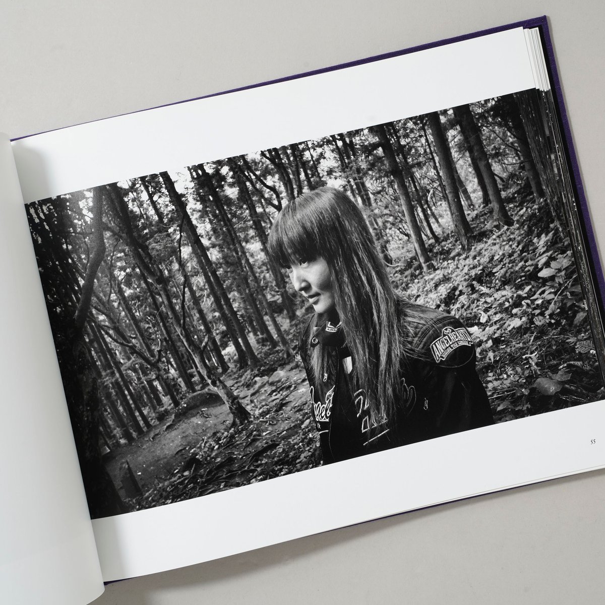 森山大道　遠野2014 写真集　サイン入り　極美品 遠野2014 / 森山大道(Daido Moriyama) | bookobscura｜写真集