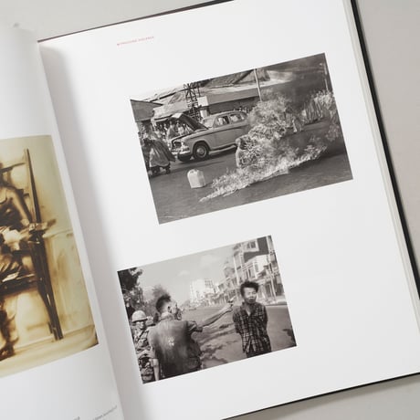 Exposed: Voyeurism, Surveillance, and the Camera Since 1870 / Sandra S. Phillips(サンドラ・S・フィリップス)