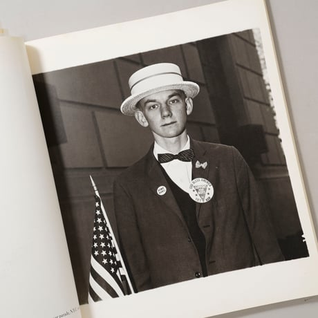 .diane arbus. An Aperture Monograph / Diane Arbus(ダイアン・アーバス)