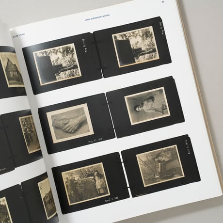 Photographic Memory: The Album in the Age of Photography/ Verna Posever Curtis(ヴァーナ・ポゼヴァー・カーティス)