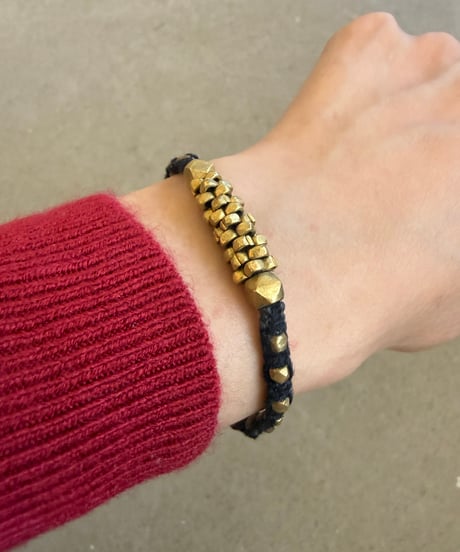 手作り真鍮ビーズと糸細工のブレスレット F