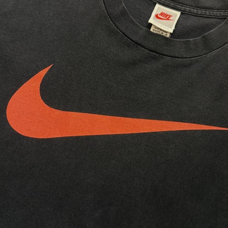 90s "NIKE" print t-shirt