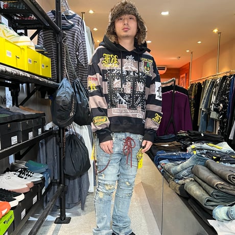 FIRST ROW FIRST ROW CLUB STUDDED CREST HOODIE (GRAY) | ファースト ロウ ファースト ロウ クラブ スタデッド クレスト フーディー（グレー）