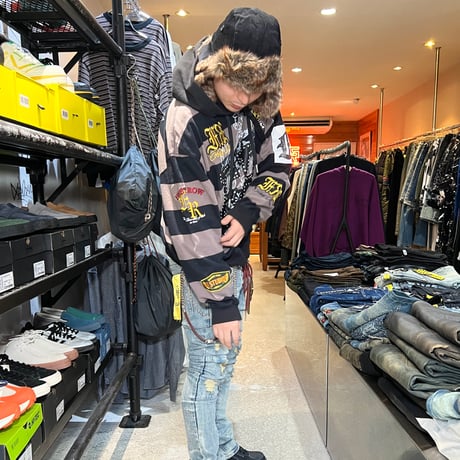 FIRST ROW FIRST ROW CLUB STUDDED CREST HOODIE (GRAY) | ファースト ロウ ファースト ロウ クラブ スタデッド クレスト フーディー（グレー）