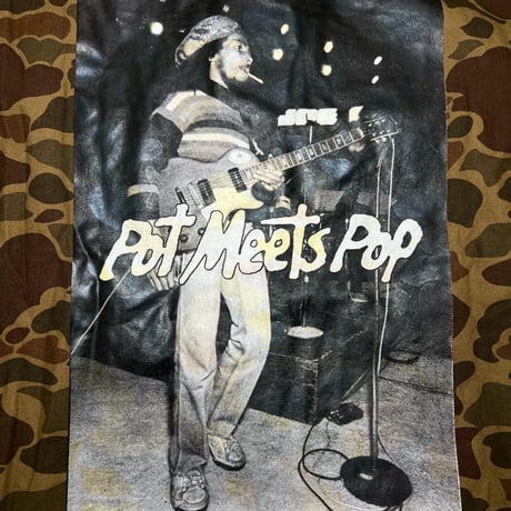 BOB MARLEY × POT MEETS POP OZ ARMY SLANTED POCKET (DUCK HUNTER CAMO)｜ボブ・マーリー × ポットミーツポップ (ダックハンターカモ)