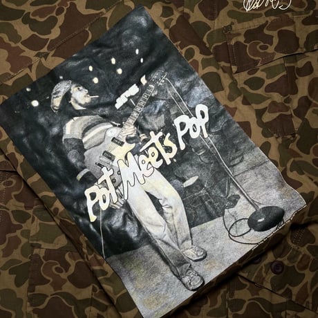 BOB MARLEY × POT MEETS POP OZ ARMY SLANTED POCKET (DUCK HUNTER CAMO)｜ボブ・マーリー × ポットミーツポップ (ダックハンターカモ)