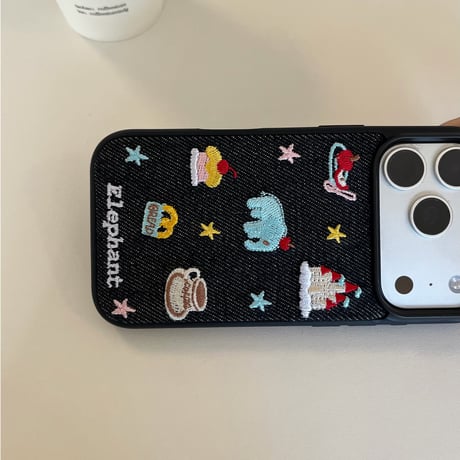 立体刺繍×デニム iPhone18Pro/18ProMax アニマル iPhone17/16/15カバー レトロ可愛い 高級感 耐衝撃[M6828]