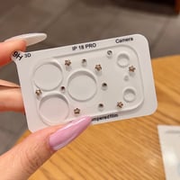 カメラ保護カバー キラキラお花ラインストーン付き  iPhone18Pro/18ProMax ラメ入り レンズ保護フイルム  傷防止＆おしゃれ [M6865]