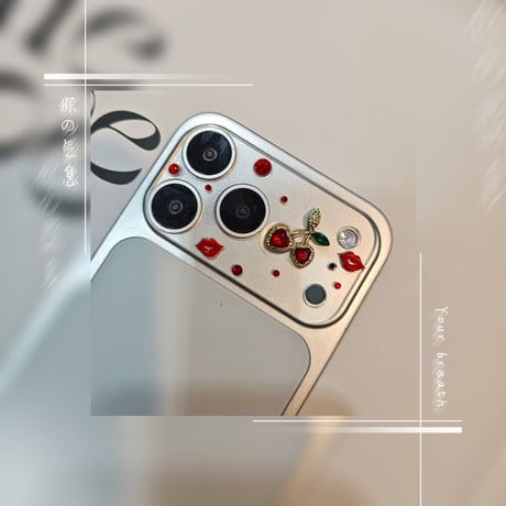 チェリー カメラ保護カバー ダイヤと唇デコ iPhon18ProMax/18Pro/17/17Pro 可愛い ハンドメイド 女子力アップ [M6670]