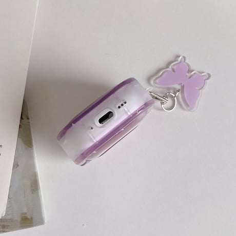 パープル Airpods Pro3ケース 蝶柄 Airpods 4/3カバーケース AirpodsPro2/1  キーホルダー付 オシャレ 高級感 [M6562]