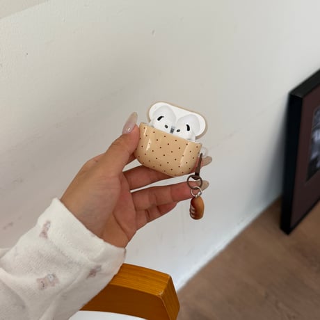 Airpods 5 ケース ドット柄 Airpodspro3/2カバー 艶感 Airpods4/3 パンモチーフチャーム付き[M6853]
