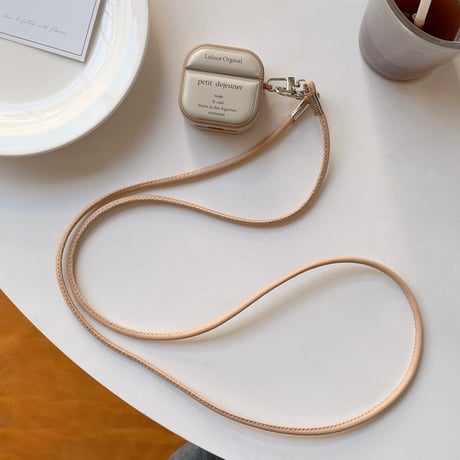 AirPods 5/4ケース レザー調ベージュ AirpodsPro3/Pro2カバー ショルダーストラップ/カラビナ 耐衝撃[M6878]