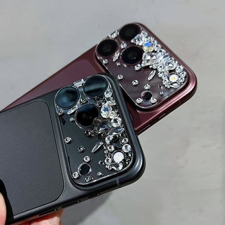 豪華ハート型ダイヤ iPhone18Pro/18ProMax カメラレンズカバー キラキララインストーン 傷防止 高級感 露出型[M6805]