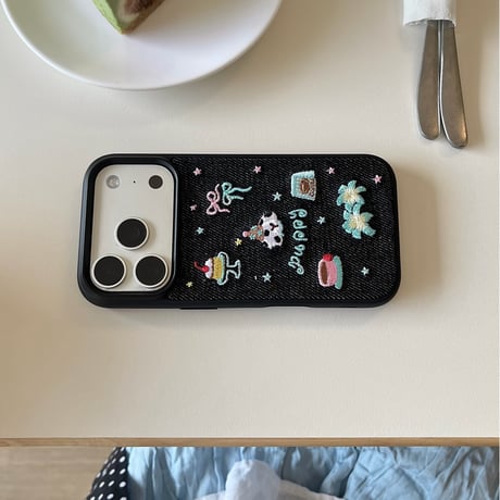 立体刺繍×デニム iPhone18Pro/18ProMax アニマル iPhone17/16/15カバー レトロ可愛い 高級感 耐衝撃[M6828]