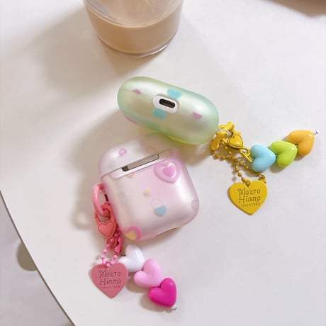 パステルハート Airpods Pro3ケース マット半透明 Airpods4/3カバー pro2/pro1 カラフルハートチャーム・カラビナ付き[M6737]