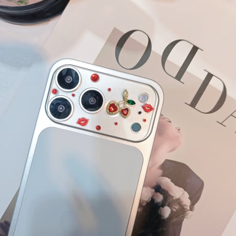 チェリー カメラ保護カバー ダイヤと唇デコ iPhon18ProMax/18Pro/17/17Pro 可愛い ハンドメイド 女子力アップ [M6670]
