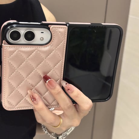 iPhone Duo専用ケース キルティング手帳型 レザー製調 カードポケット・クリア窓付き 菱形 便利 [M6848]