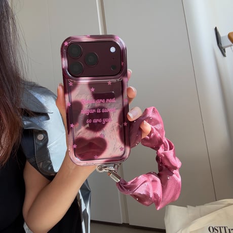 バーガンディハート柄 iPhone18Pro/18ProMaxケース キラキラ感 iPhone17Pro/16/15ProMaxカバー オーガンジーストラップ[M6786]
