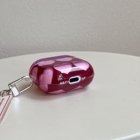 AirPods 5ケース ハート柄 AirpodsPro3 ハートチャーム付き かわいい Airpods4/3カバー pro2/pro1 艶感 カラビナ[M6754]