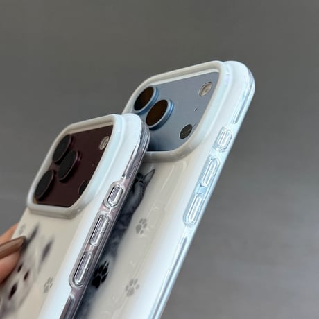 ねこ/わんこ 肉球デザイン iPhone18Pro/18ProMaxケース アニマル柄 iPhone17/16ProMax/15カバー ペアお揃い ギフトにおすすめ [M6881]