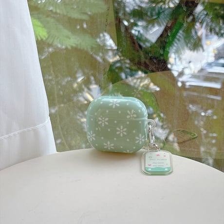 AirPods 5/4ケース 小花柄 ドット柄 AirpodsPro3/Pro2 薄グリーン チャーム/カラビナ付き 韓国風 パステルカラー フレンチフラワー[M6803]