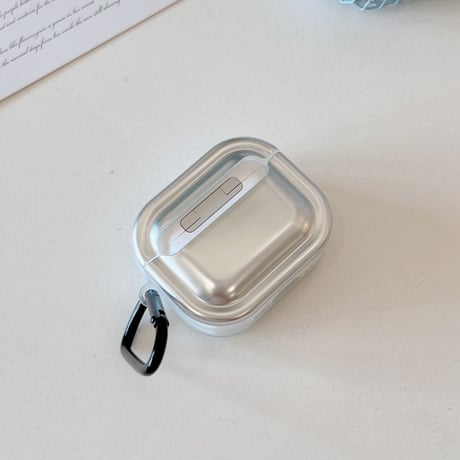 Airpods 5 対応ケース メタリックシルバー 黒猫 Airpodspro3/2/カバー Airpods4/3 カラビナ付き 指紋防止[M6804]