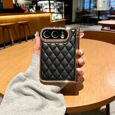 iPhone Duoケース ラグジュアリー キルティング レザー キラキララインストーンレンズ保護 強化ガラスフィルム一体型 全面保護[M6859]