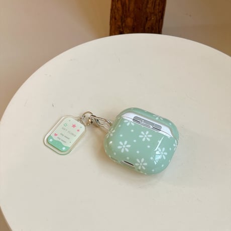 AirPods 5/4ケース 小花柄 ドット柄 AirpodsPro3/Pro2 薄グリーン チャーム/カラビナ付き 韓国風 パステルカラー フレンチフラワー[M6803]