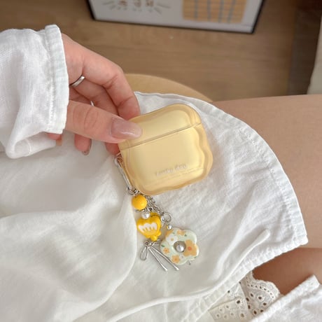 淡色系 AirpodsPro3ケース  花キーホルダー付 Airpods4/3カバー pro2/Pro1ケース 充電口カバー付 可愛い 指紋防止[M6655]